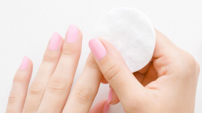 How to Remove Gel Nail Polish with Sugar?