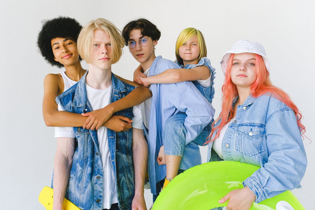Can albino people dye their hair?