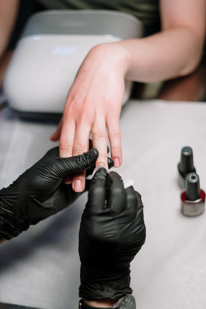 manicure tips to minimize the effects of nail polish