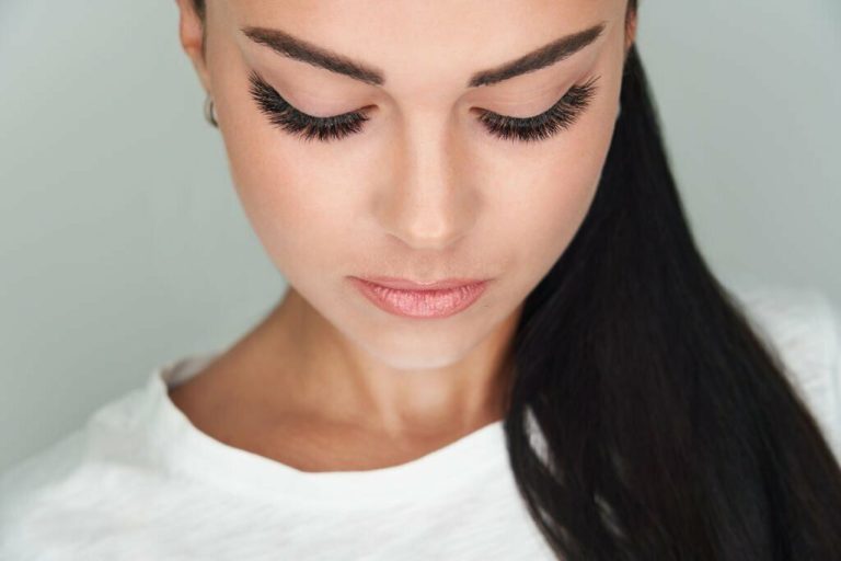 Is Tea Tree Oil Good For Your Eyelashes?