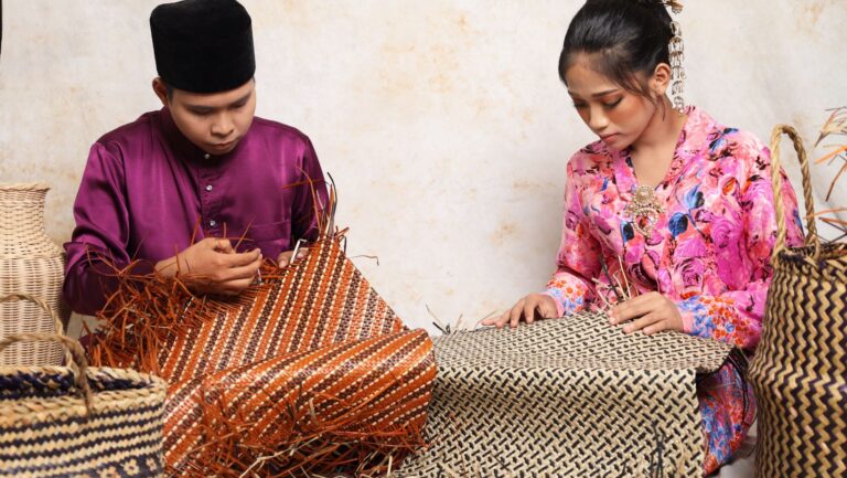 pengayam-ayaman bali: An In-Depth Look at This Traditional Craft